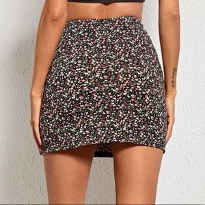 Floral mini skirt